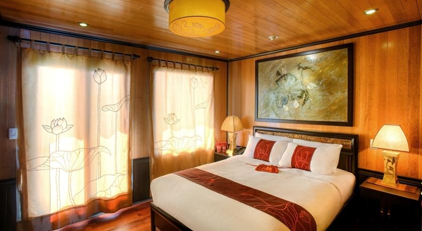 Du thuyền Hạ Long Indochina Sails