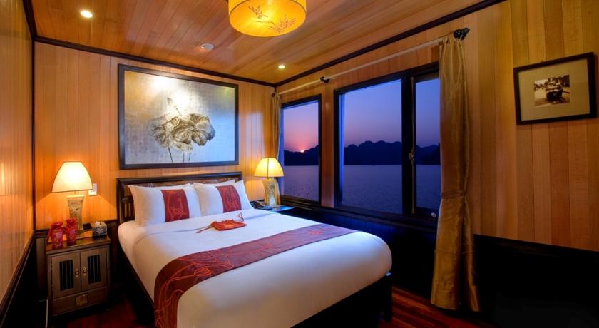 Du thuyền Hạ Long Indochina Sails