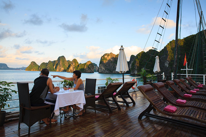 Du Thuyền Hạ Long Carina Cruise