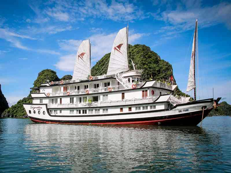 Ảnh toàn cảnh du thuyền 5 sao Hạ Long Signature cruise