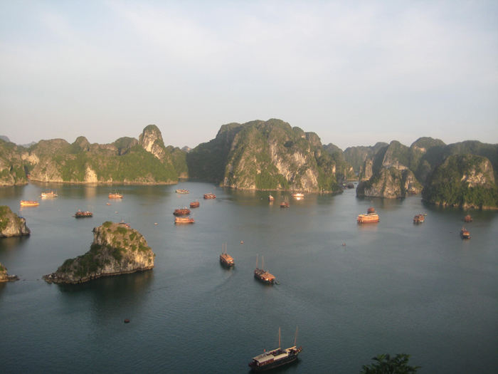 Toàn cảnh vịnh Hạ Long.jpg