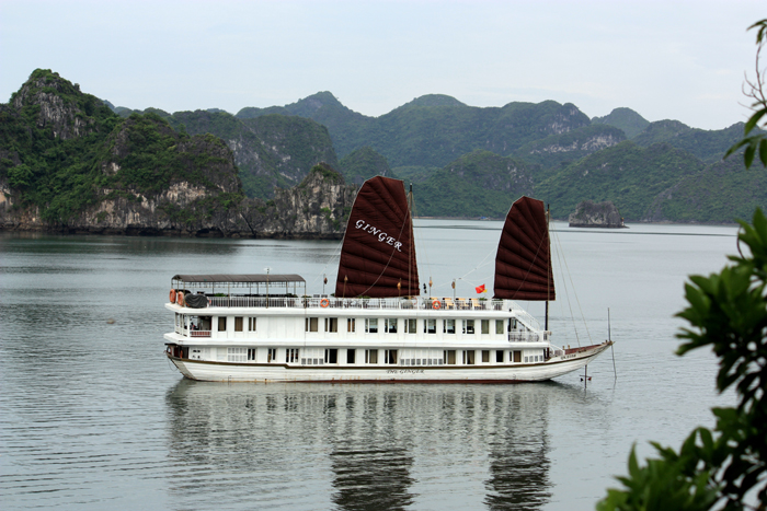Du thuyền Hạ Long Ginger cruise Du thuyền Hạ Long Ginger cruise