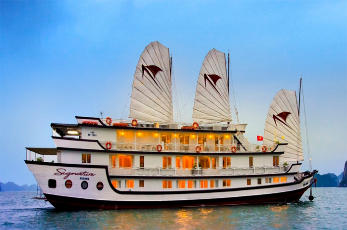 Du thuyền Hạ Long Signature Cruise Du thuyền Hạ Long Signature Cruise